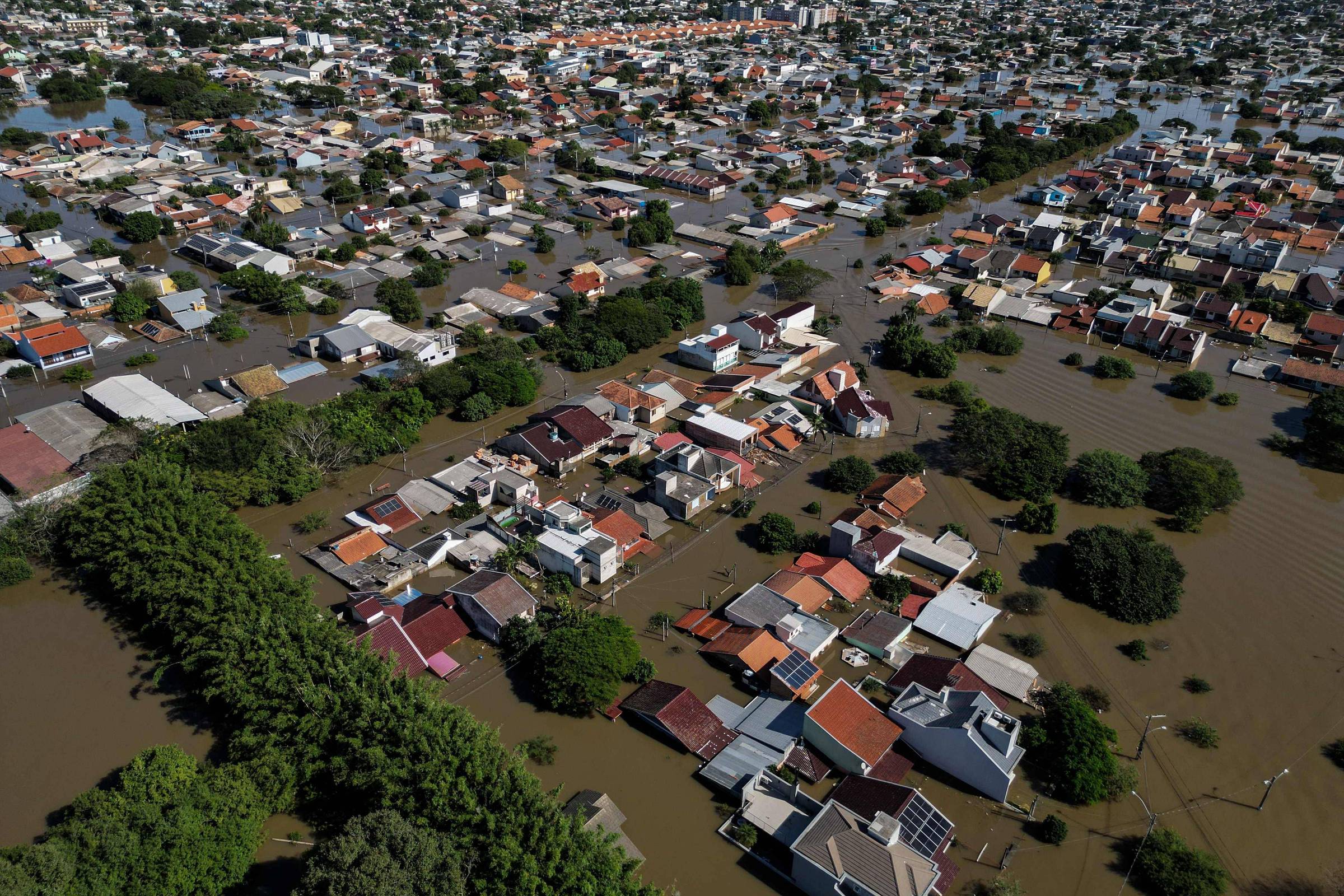 Entenda a relação das mudanças climáticas com o desastre no RS