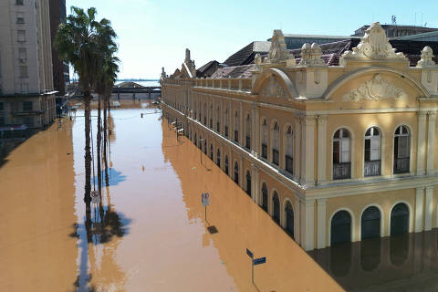 Com chuvas e falha de escoamento, Porto Alegre deve seguir debaixo d'água nas próximas semanas
