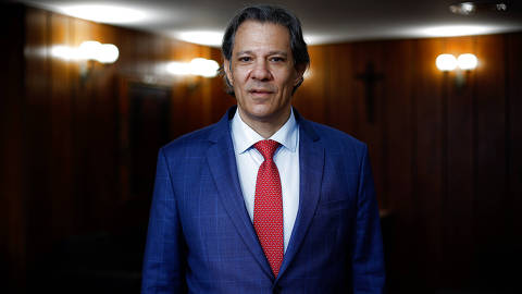 BRASILIA, DF,  BRASIL,  25-04-2024, 12h00: O ministro da Fazenda, Fernando Haddad, durante entrevista à Folha em seu gabinete. (Foto: Pedro Ladeira/Folhapress, PODER) ***EXCLUSIVO*** ***ESPECIAL***
