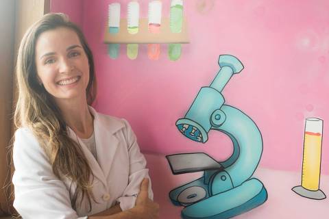 A farmacêutica e professora da UFRGS, campus Tramandaí, Rossana Soletti, 42, também atua com divulgação científica sobre mulheres na ciência