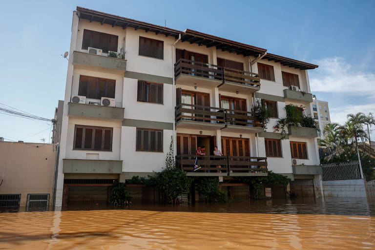 Mais de 61 mil moradias foram danificadas por desastres no RS, diz entidade