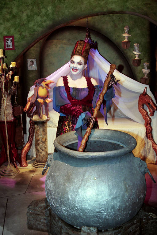 A atriz Rosi Campos, que interpretava a bruxa Morgana