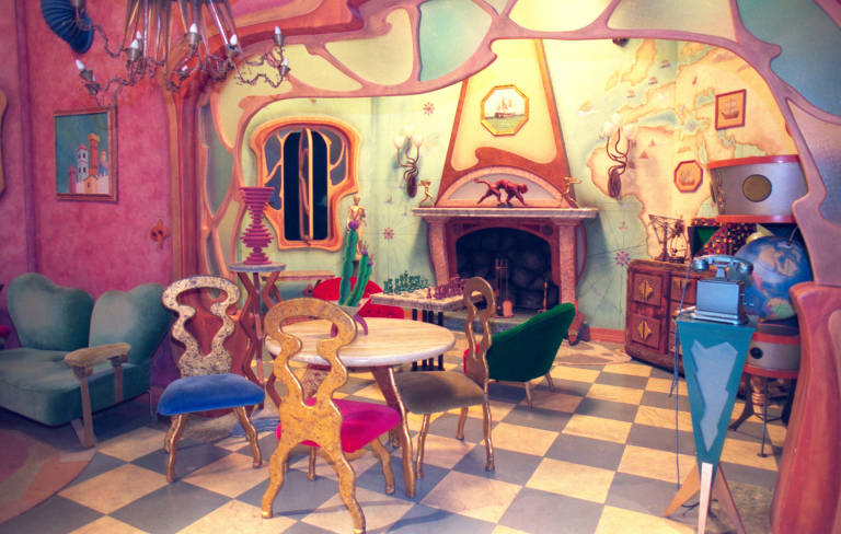 Instalações do Castelo em que viviam Doutor Vitor, Nino e Morgana, além de outros seres fantásticos