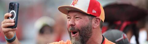 TAMPA, FLORIDA - SEPTEMBER 25: Comedian Bert Kreischer is seen on the field prior to a game between the Tampa Bay Buccaneers and the Philadelphia Eagles at Raymond James Stadium on September 25, 2023 in Tampa, Florida.   Mike Carlson/Getty Images/AFP (Photo by Mike Carlson / GETTY IMAGES NORTH AMERICA / Getty Images via AFP)