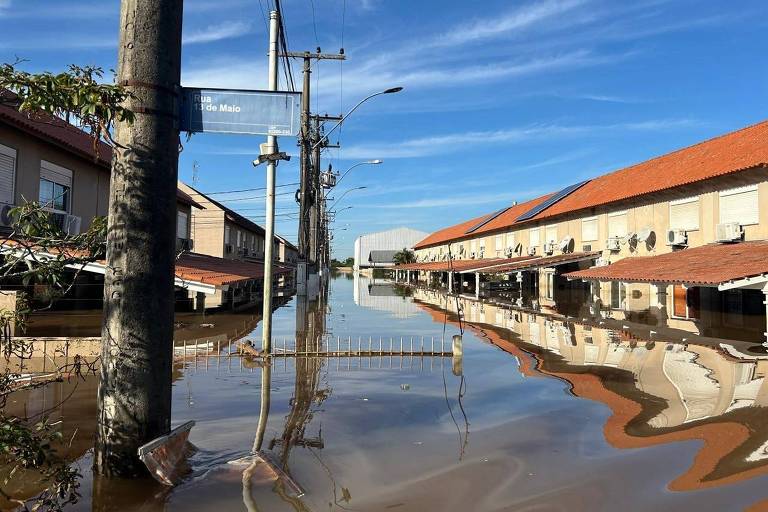 Condomínio no bairro de Rio Branco, em Canoas, contrata empresa para vigiar as casas com barcos