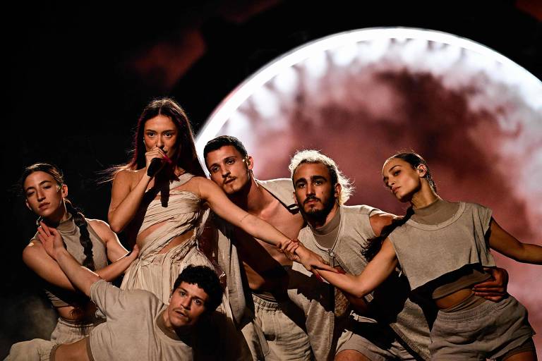 Cantora israelense chega à final do Eurovision após críticas em ato pró-palestina
