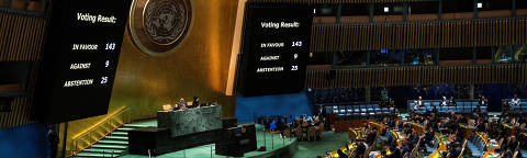 Screens show the voting result during the United Nations General Assembly vote on a draft resolution that would recognize the Palestinians as qualified to become a full U.N. member, in New York City, U.S. May 10, 2024. REUTERS/Eduardo Munoz ORG XMIT: PPP-EMZ1220