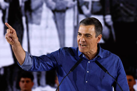 Spain's Prime Minister Pedro Sanchez speaks during an event in support of Socialist candidate (PSC) for Catalan elections Salvador Illa, in Sant Boi de Llobregat, near Barcelona, Spain, May 2, 2024. REUTERS/Albert Gea ORG XMIT: LIVE
