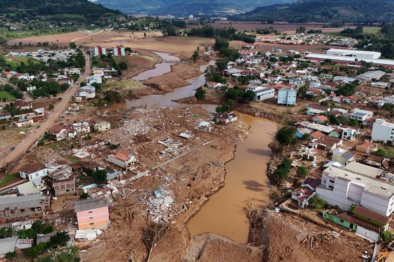 Imagens de drone mostram a destruição no município de Roca Sales, no vale do Taquari, causadas pelas fortes chuvas