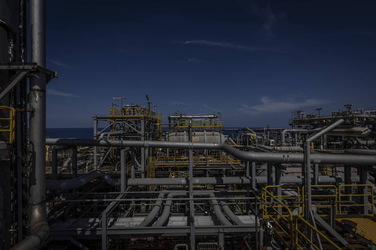 Plataforma de extração de petróleo da Petrobras no Espírito Santo: deputado quer política de conteúdo local