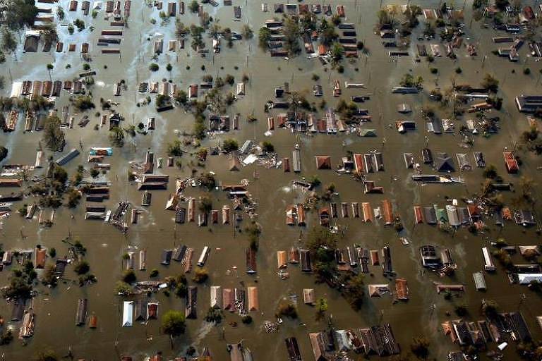 Após a passagem do Katrina, 80% da cidade de Nova Orleans ficou submersa