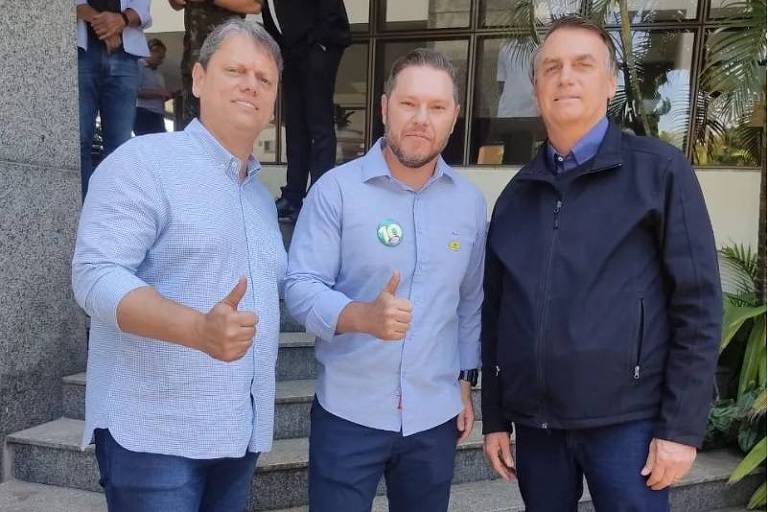 Tarcísio de Freitas, Danilo Campetti e Jair Bolsonaro durante a campanha de 2022
