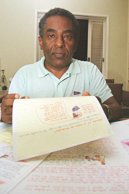 O escritor Joel Rufino, preso em 1972, durante a ditadura militar, em sua residência no bairro de Ipanema, zona sul do Rio de Janeiro (RJ)