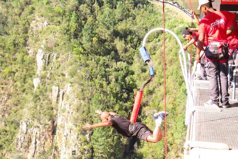 Robson Jesus salta de bungee jump na África do Sul