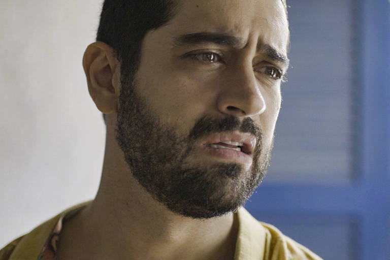 Miguel Rômulo como Décio em 'Renascer'