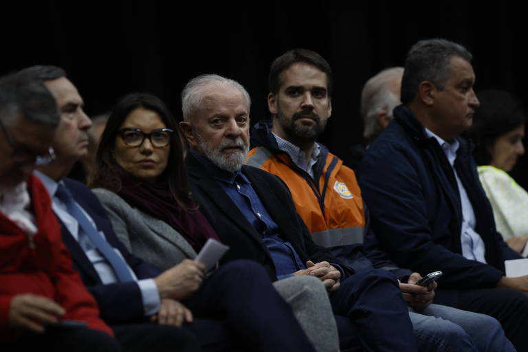 'Lula está fazendo o que tem que ser feito', afirma leitora sobre situação do RS