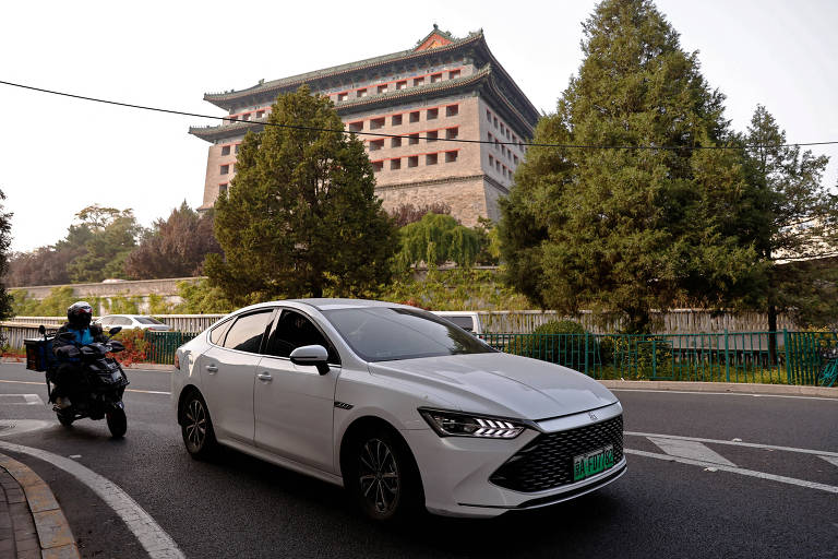 Poucos carros elétricos chineses são vendidos nos EUA, mas indústria teme tomada de assalto