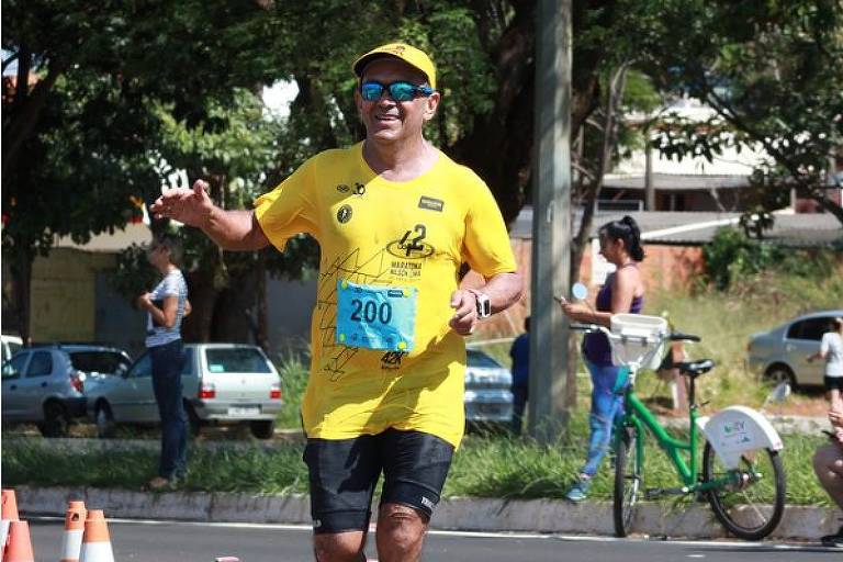 Com Rio e África do Sul em junho, homem-maratona faz social na competição que tem seu nome, em Uberlândia