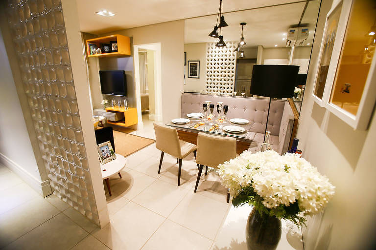 Consulte o seu FGTS - é possível usar o saldo para dar entrada no financiamento, abater e amortizar parcelas; o trabalhador também pode optar por antecipar o pagamento mensal do seu FGTS se for elegível ao Faixa 1 do MCMV