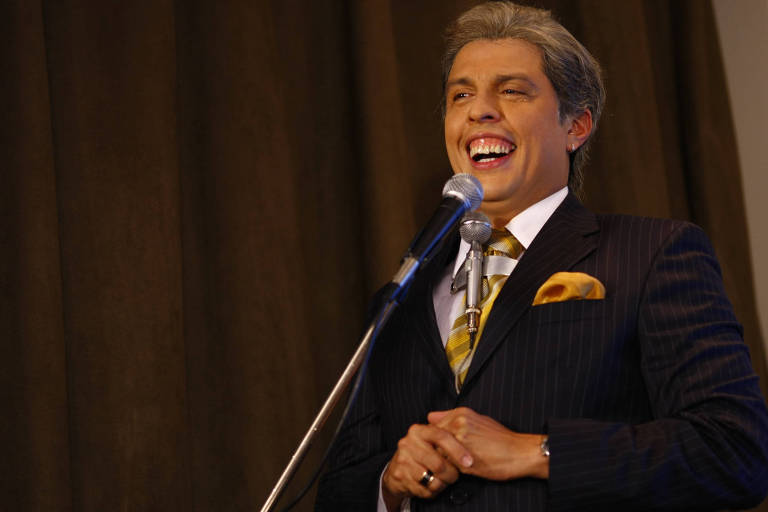 O humorista Wellington Muniz, o Ceará, caracterizado como o apresentador Sílvio Santos
