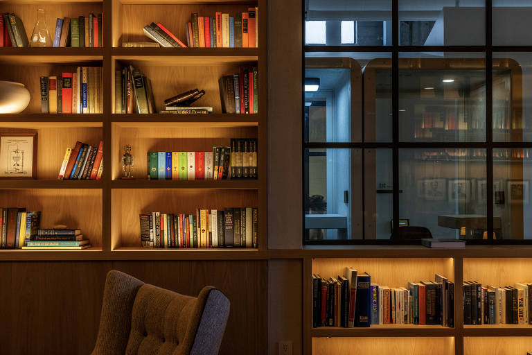 Biblioteca da sede da OpenAI, em San Francisco, nos EUA