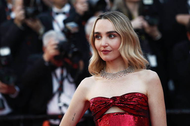 Humorista do Saturday Night Live rebate críticas por look usado em Cannes: 'Tão mau'