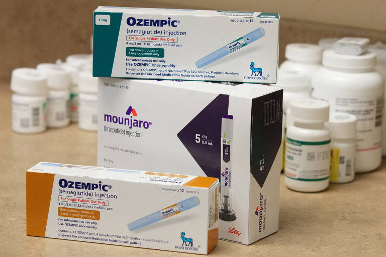 Caixas de Ozempic e Mounjaro, medicamentos injetáveis de semaglutida e tirzepatida usados para tratar diabetes tipo 2
