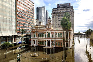 Porto Alegre (RS), 17/05/2024  CHUVAS RS- ENCHENTES-DRONE -  Centro histórico de Porto Alegre permanece alagado devido as fortes chuvas dos últimos dias. Foto: Rafa Neddermeyer/Agência Brasil