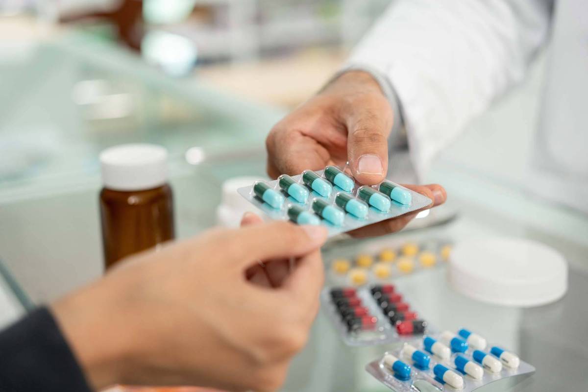 Uma em cada seis infecções no mundo é resistente a antibióticos, diz OMS