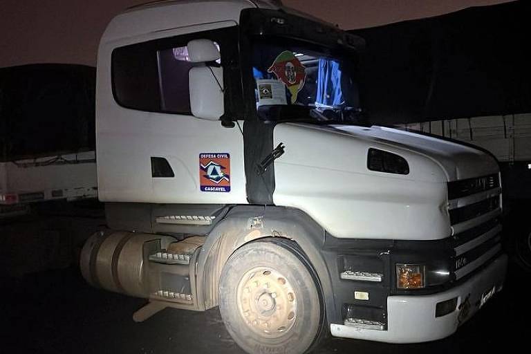Polícia apreende 53 kg de drogas em caminhão que levava doações ao Rio Grande do Sul