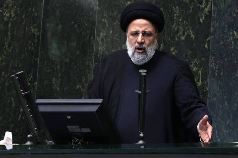 Agência estatal do Irã pede orações após incidente com helicóptero que levava o presidente
