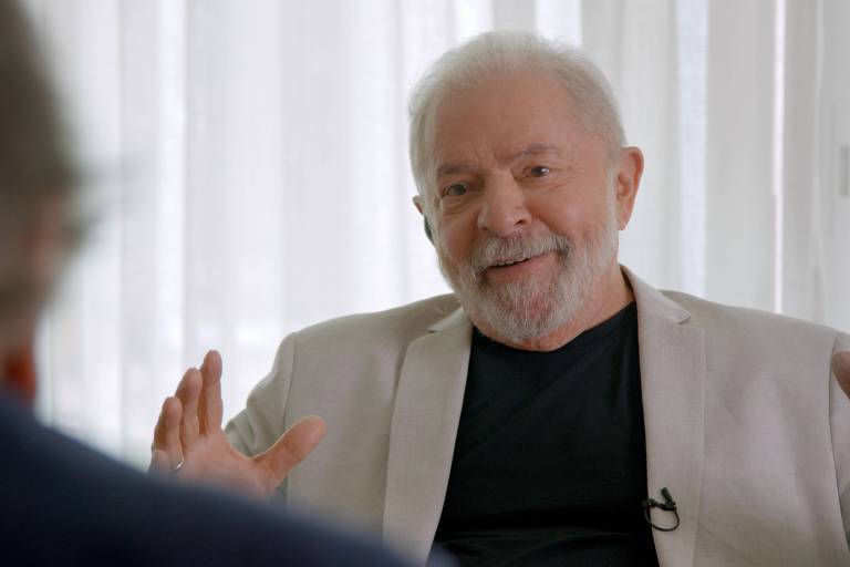 Lula é corajoso porque luta pela paz, diz Oliver Stone, com filme sobre o presidente