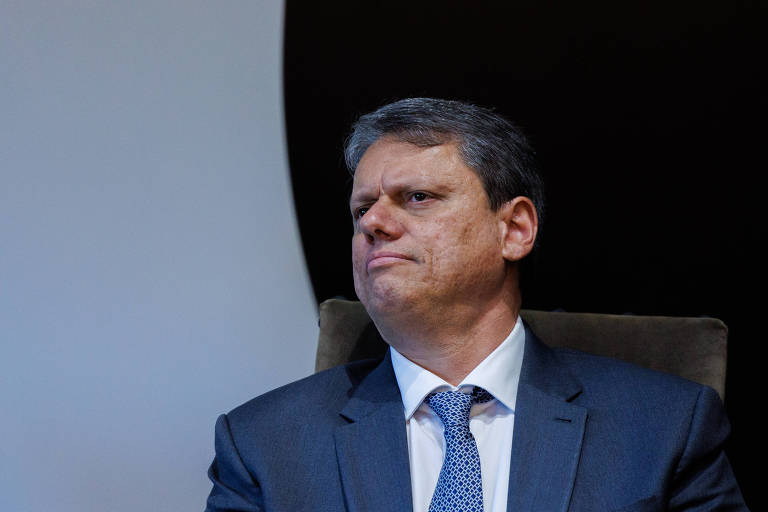 O governador do estado de São Paulo, Tarcísio de Freitas, participa de cerimônia no Palácio dos Bandeirantes
