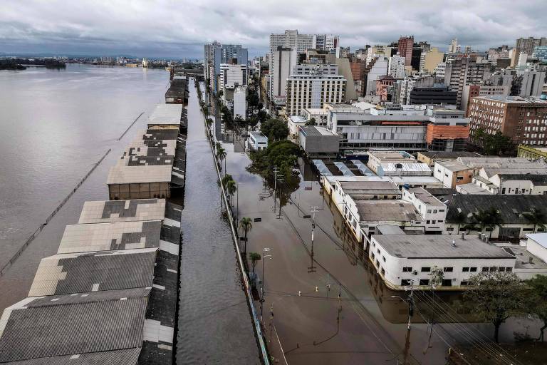 Cidades do RS suspendem aulas após retorno da chuva