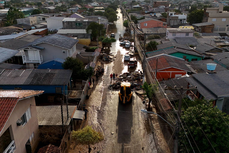 Imagem do bairro de São Leopoldo, na região metropolitana de Porto Alegre (RS), afetado pelas enchentes