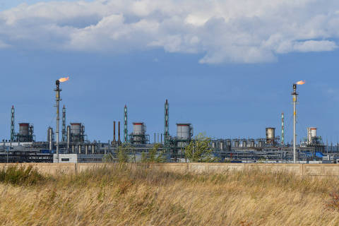 A view shows the Orenburg gas processing plant of Gazprom in the Orenburg Region, Russia September 1, 2023. REUTERS/Alexander Manzyuk ORG XMIT: AM001
