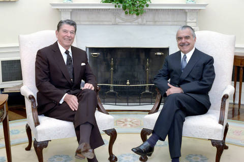 10/09/1986, Presidente Reagan reunido com Presidente Sarney do Brasil no Salão Oval
( Foto: White House Photographic Collection ) DIREITOS RESERVADOS. NÃO PUBLICAR SEM AUTORIZAÇÃO DO DETENTOR DOS DIREITOS AUTORAIS E DE IMAGEM