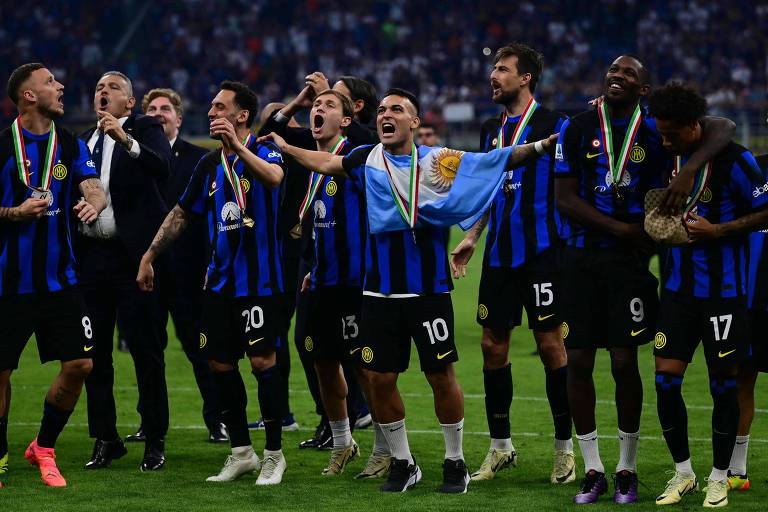 Jogadores da Inter de Milão comemoram 20º título do Campeonato Italiano