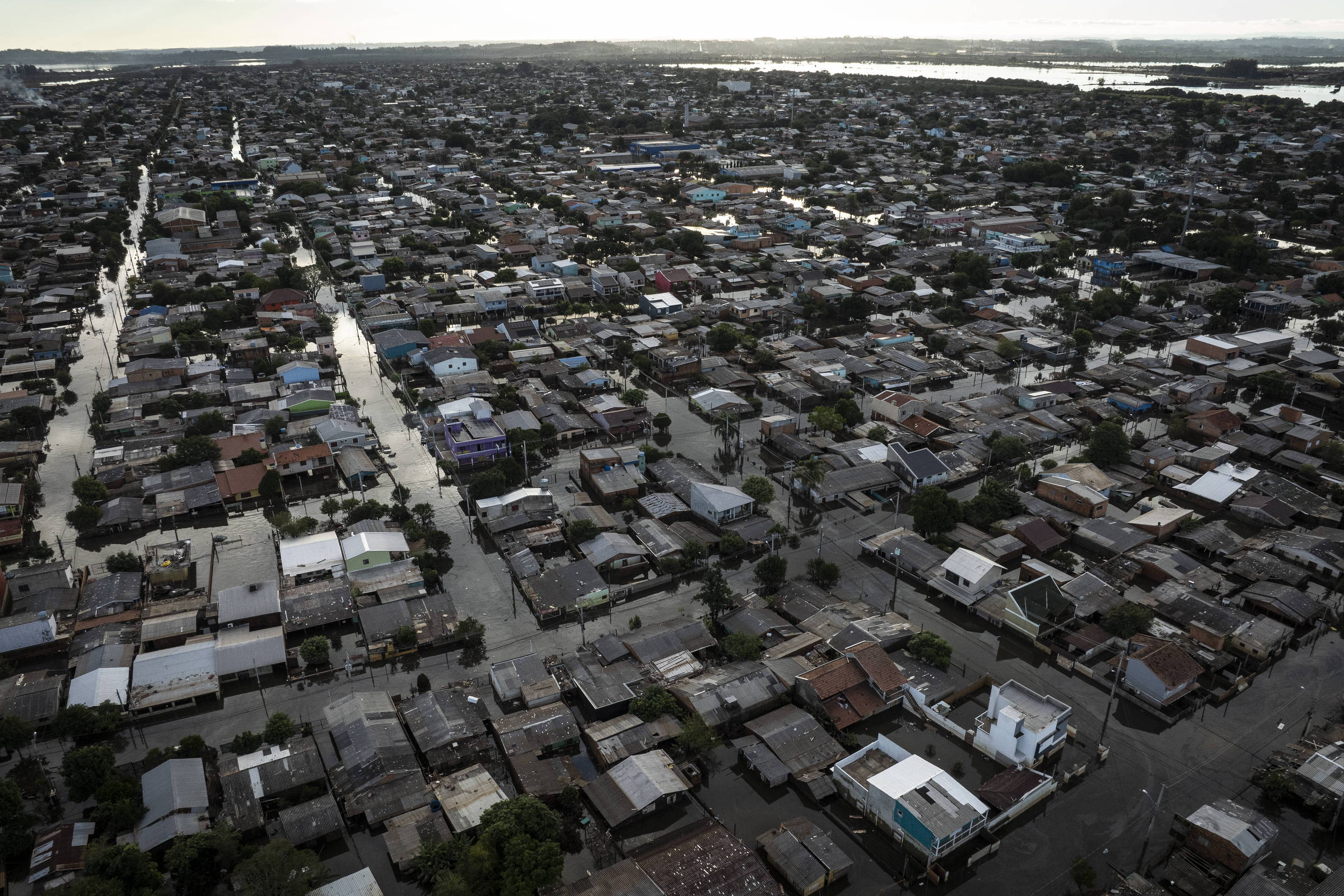 Três meses após adiamento, gaúchos prestam CNU ainda sob impacto das enchentes