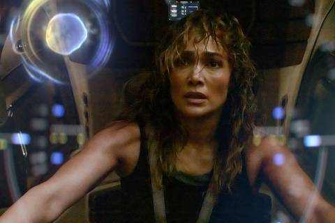 Jennifer Lopez em cena do filme 'Atlas'