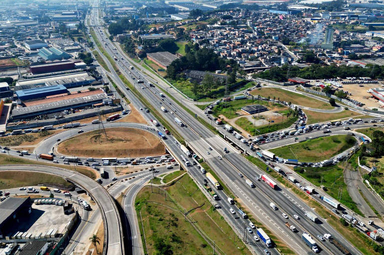 O que é o trevo do Bonsucesso, obra na Dutra que se arrasta há 20 anos e promete melhorar trânsito em SP
