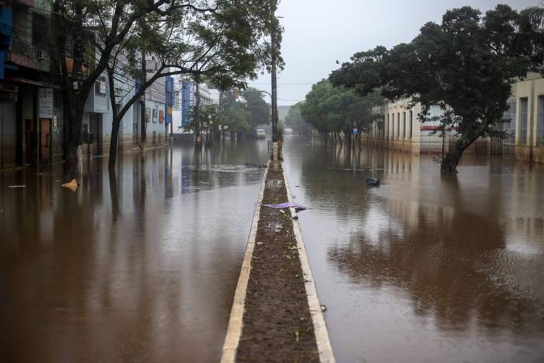 Hospital psiquiátrico de Porto Alegre recebe pessoas resgatadas após enchentes no Sul