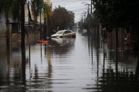 Porto Alegre inicia volta para casa enquanto bairros da zona norte continuam embaixo d'água