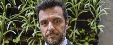 Caio ( Rodrigo Lombardi )