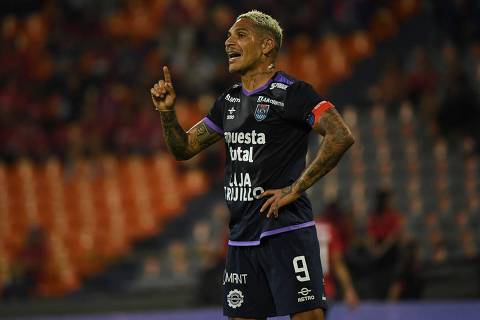 Cesar Vallejo's forward Paolo Guerrero gestures during the Copa Sudamericana group stage first leg match between Colombia's Independiente Medellin and Peru's Universidad Cesar Vallejo at the Atanasio Girardot Stadium in Medellin, Colombia, on April 10, 2024. (Photo by Jaime SALDARRIAGA / AFP)