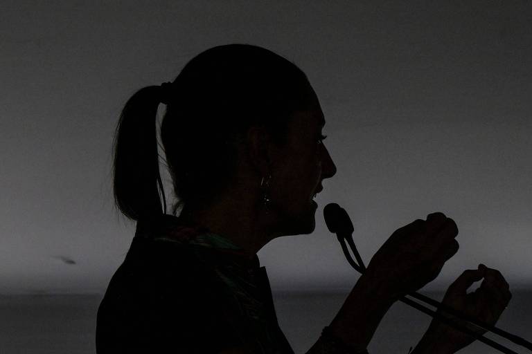 Claudia Sheinbaum discursa a apoiadores do Morena na região de Álvaro Obregón, na Cidade do México