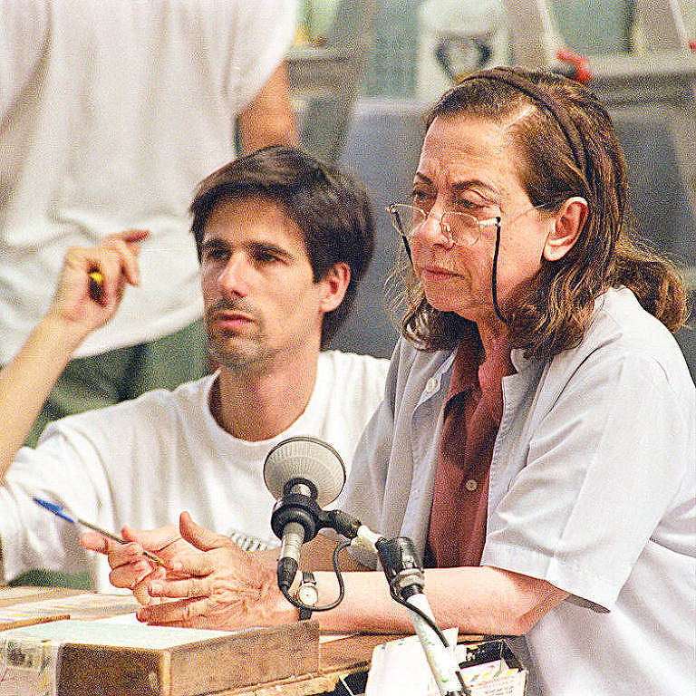 O cineasta Walter Salles e a atriz Fernanda Montenegro nas filmagens de 'Central do Brasil', em 1997