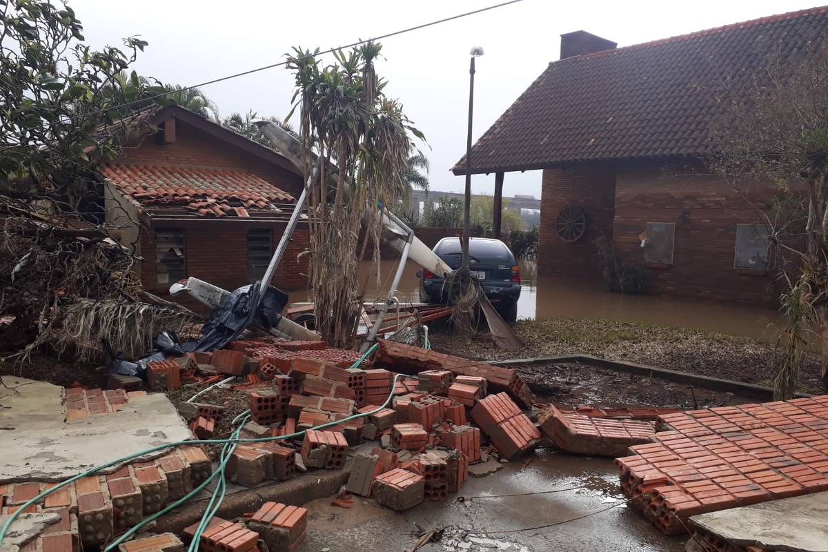 Sobe para 175 o número de mortos nas enchentes do Rio Grande do Sul