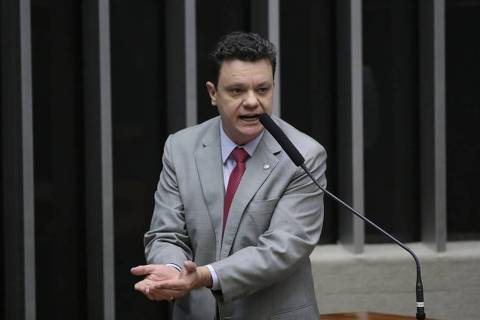 Deputado federal Odair Cunha (PT-MG) durante sessão da Câmara