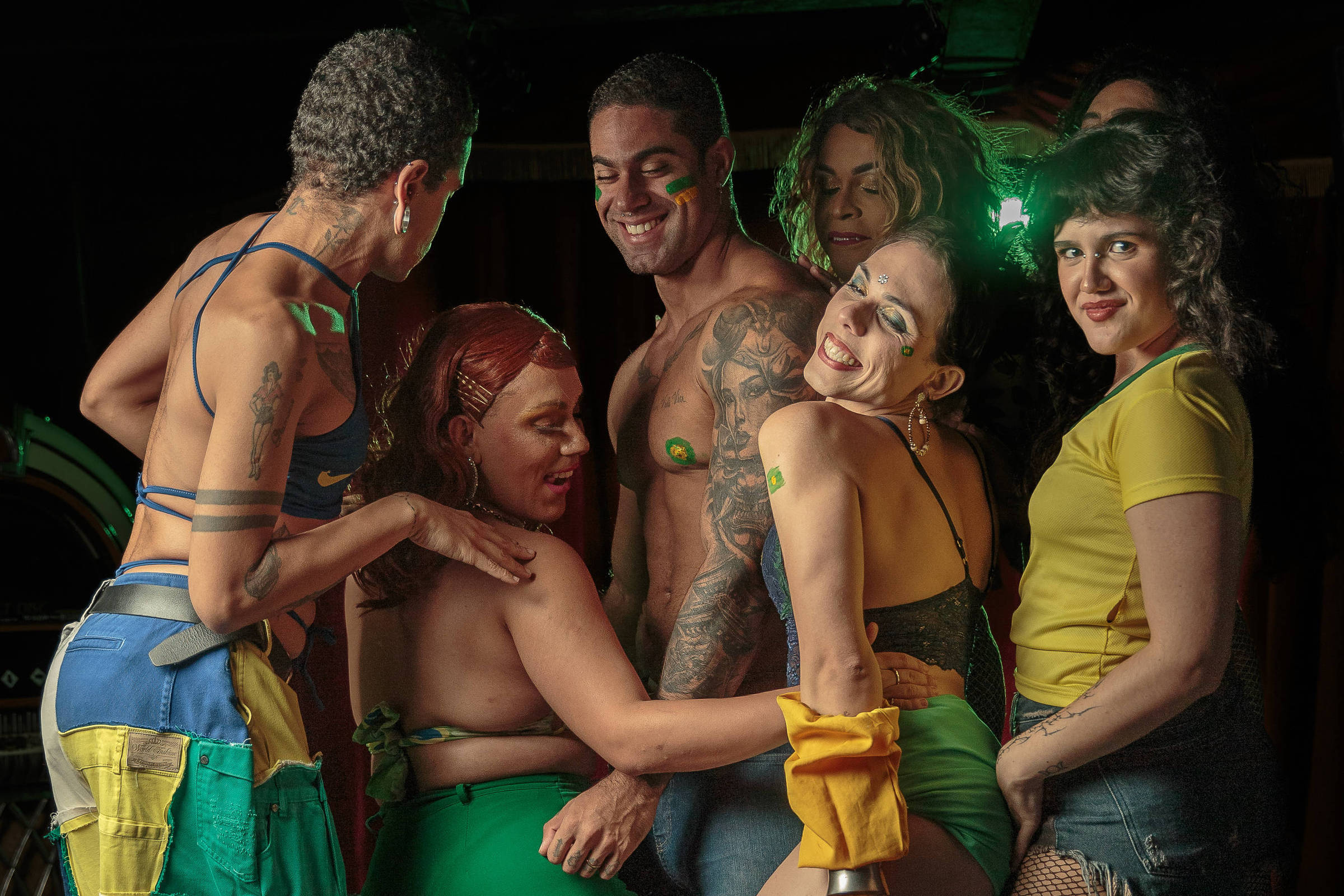 Comunidade LGBTQIA+ tira verde e amarelo do armário depois de governo Bolsonaro